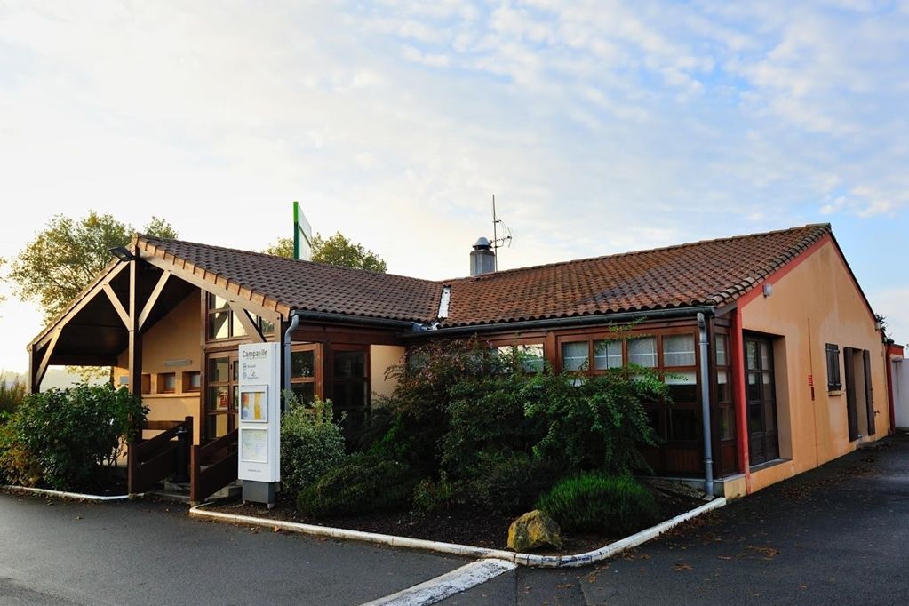 Kyriad Niort - La Creche Bagian luar foto